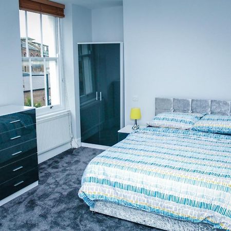 Camden Guest House Double Bedroom With Super Large King Bed ลอนดอน ภายนอก รูปภาพ