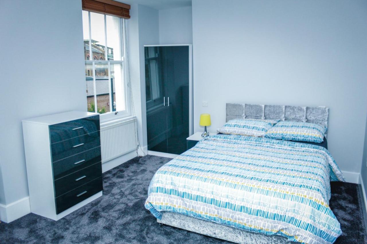 Camden Guest House Double Bedroom With Super Large King Bed ลอนดอน ภายนอก รูปภาพ